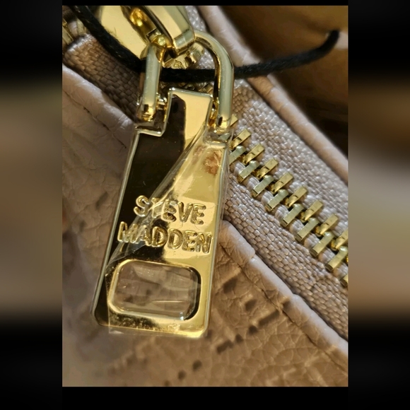 Steve Madden Womens Wristlet Travel Bag Pouch Pink Blush NWT - Picture 4 of 6